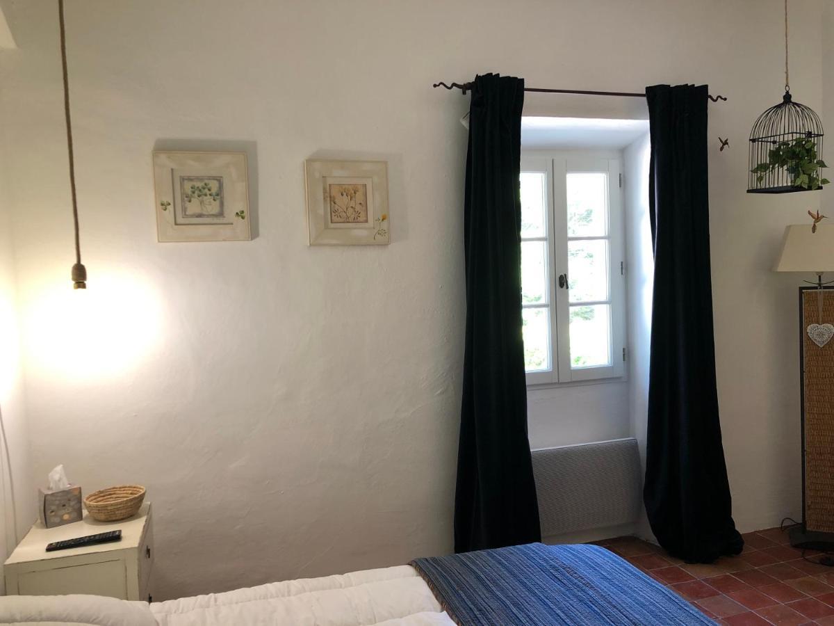 Couette-café Montjoia LʼIsle-sur-la-Sorgue